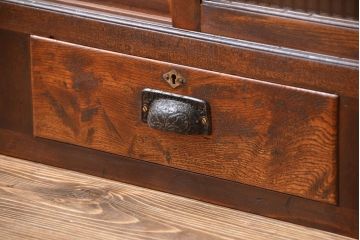 アンティーク家具　アンティーク　モールガラス入り薄型引き戸収納棚