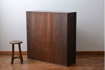 アンティーク家具　アンティーク　モールガラス入り薄型引き戸収納棚