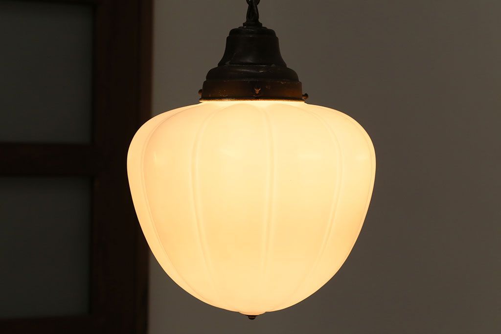 アンティーク　レトロフォルムのガラス天井照明