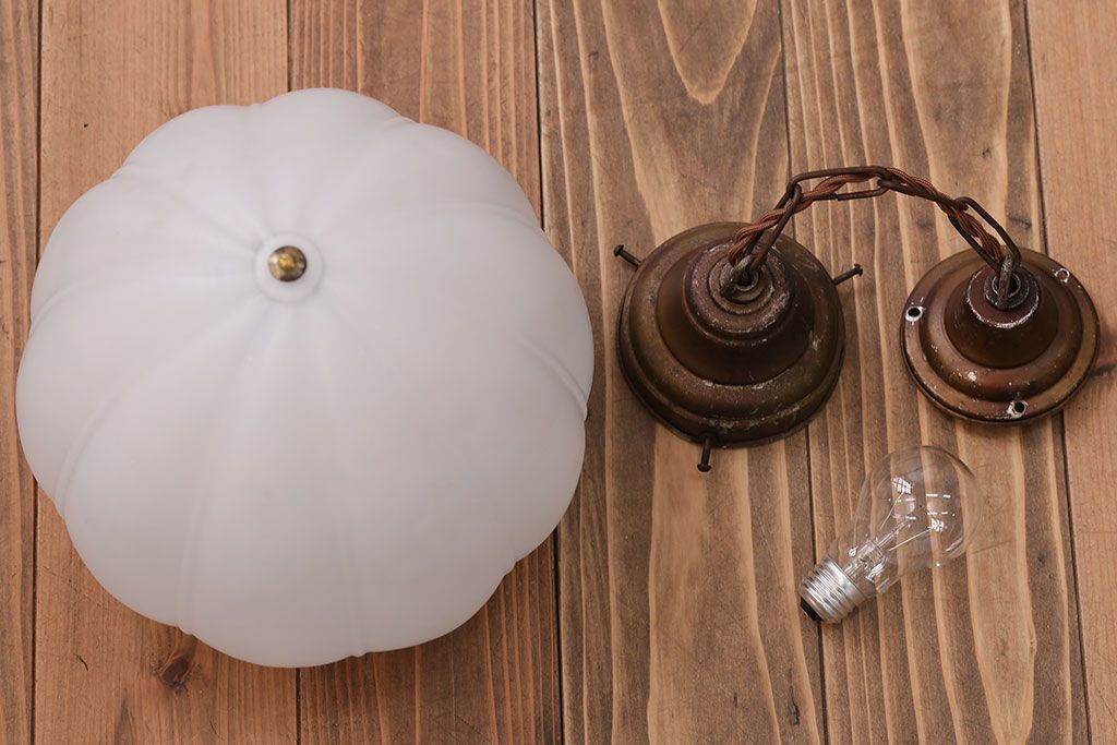 アンティーク　レトロフォルムのガラス天井照明