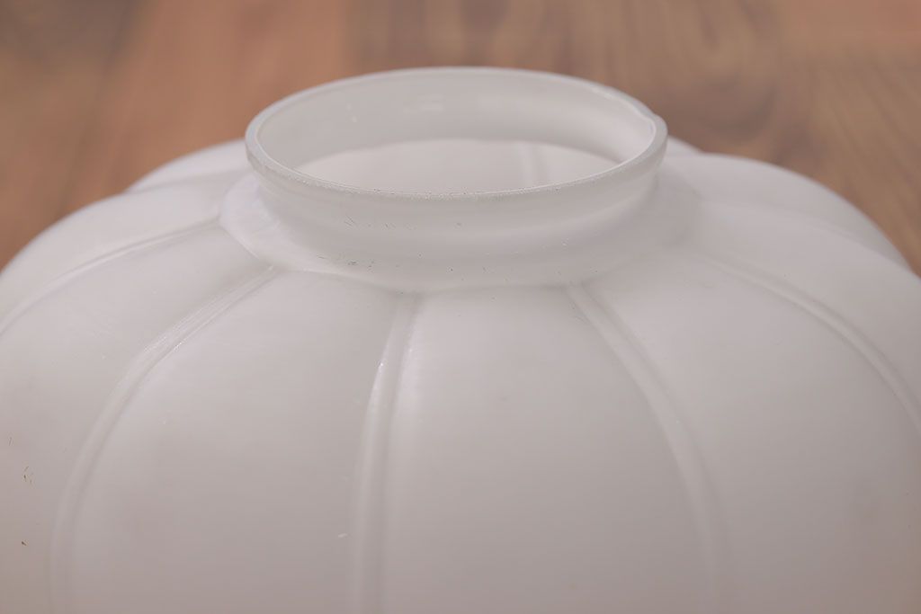 アンティーク　レトロフォルムのガラス天井照明