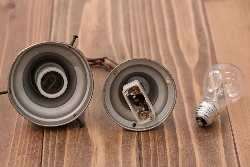 アンティーク　レトロフォルムのガラス天井照明