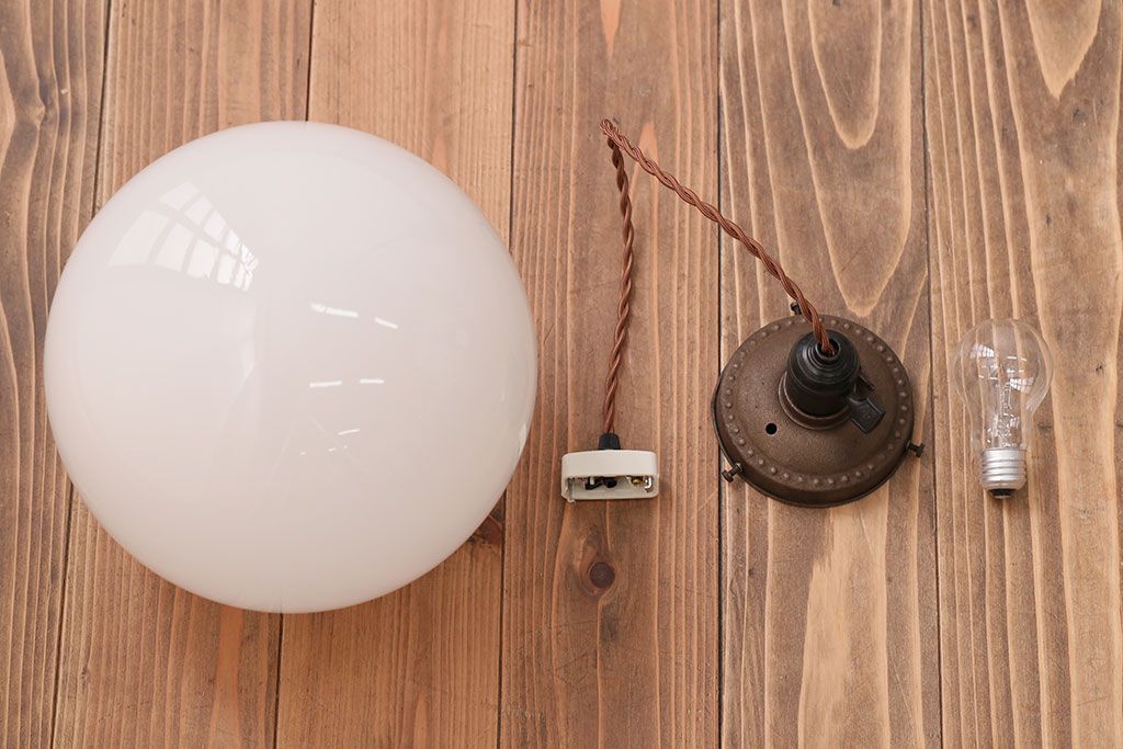 アンティーク　レトロな球型ガラス天井照明