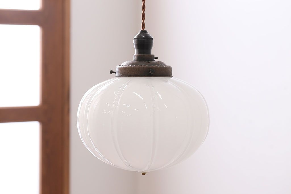 アンティーク　レトロなフォルムのガラス天井照明(2)