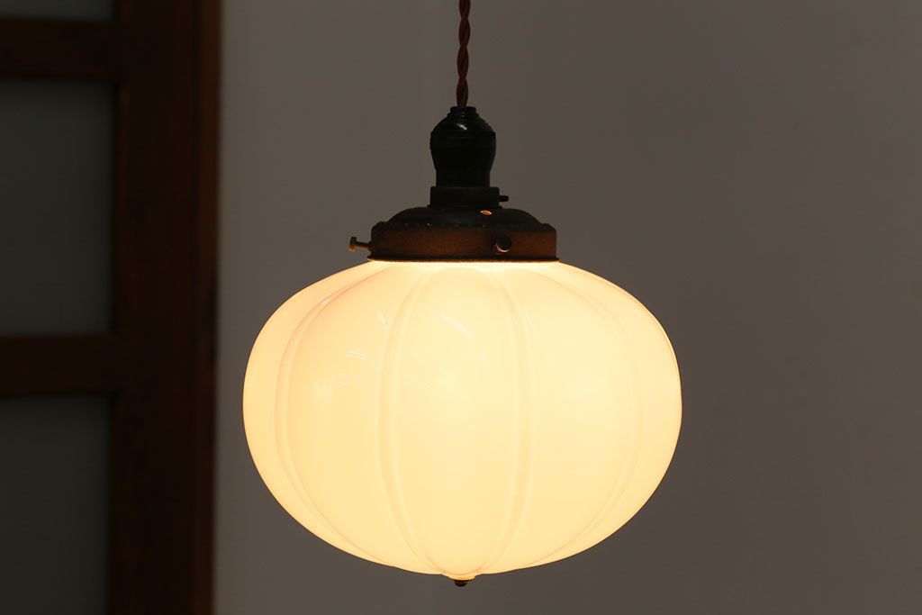 アンティーク　レトロなフォルムのガラス天井照明(2)