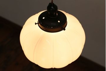 アンティーク　レトロなフォルムのガラス天井照明(2)