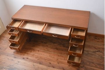 レトロ家具　昭和レトロ　ワイドで薄型の珍しい両袖机