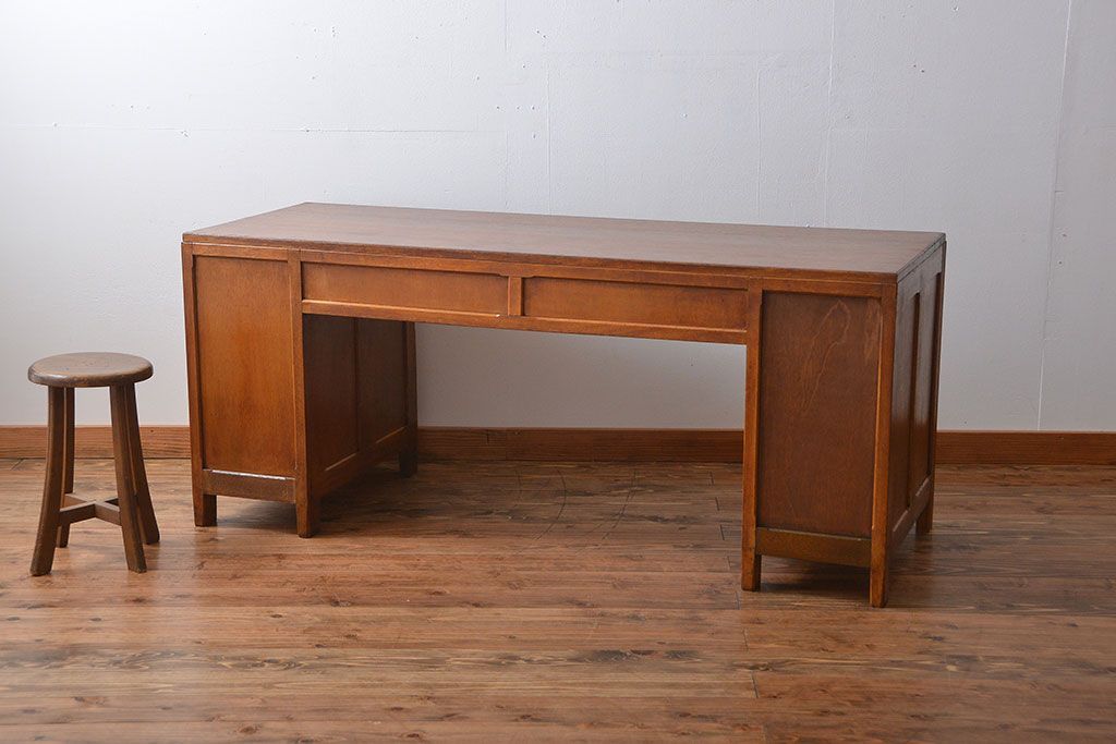 レトロ家具　昭和レトロ　ワイドで薄型の珍しい両袖机