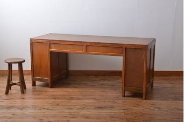 レトロ家具　昭和レトロ　ワイドで薄型の珍しい両袖机