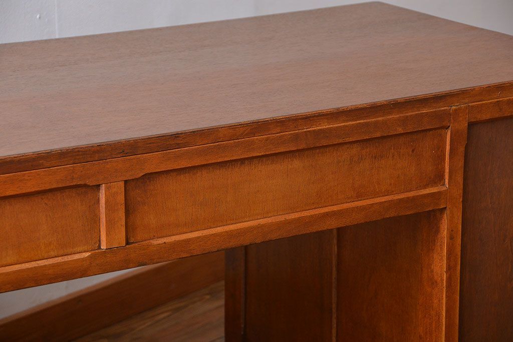 レトロ家具　昭和レトロ　ワイドで薄型の珍しい両袖机