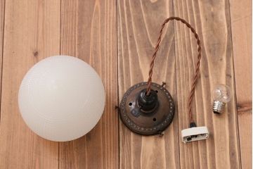 アンティーク　お洒落なフォルムのガラス天井照明