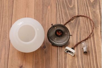 アンティーク　お洒落なフォルムのガラス天井照明