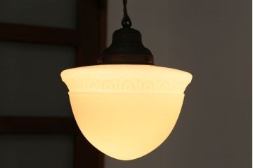 アンティーク　お洒落な陽刻ガラス天井照明
