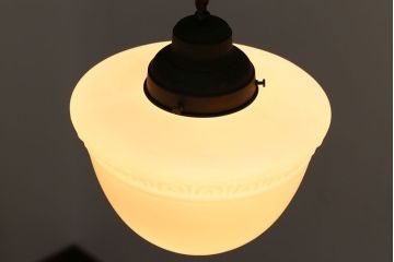 アンティーク　お洒落な陽刻ガラス天井照明