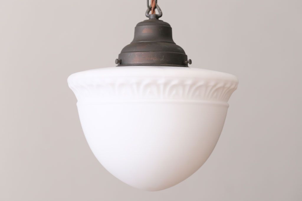 アンティーク　お洒落な陽刻ガラス天井照明