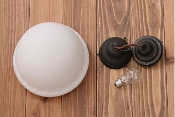 アンティーク　お洒落な陽刻ガラス天井照明