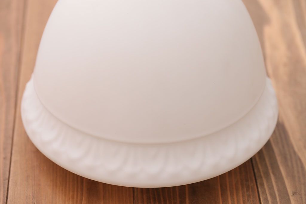 アンティーク　お洒落な陽刻ガラス天井照明