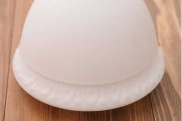 アンティーク　お洒落な陽刻ガラス天井照明