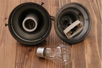 アンティーク　お洒落な陽刻ガラス天井照明