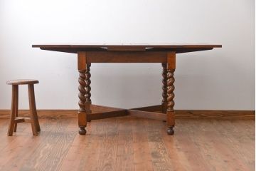 アンティーク家具　イギリスアンティーク　オーク材のツイストレッグドローリーフテーブル