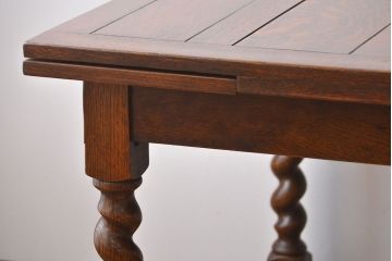 アンティーク家具　イギリスアンティーク　オーク材のツイストレッグドローリーフテーブル