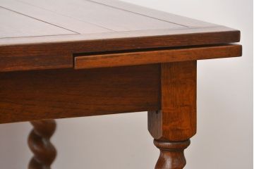 アンティーク家具　イギリスアンティーク　オーク材のツイストレッグドローリーフテーブル