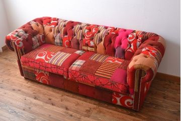 中古　イギリス製　お洒落な3人掛けパッチワークソファ