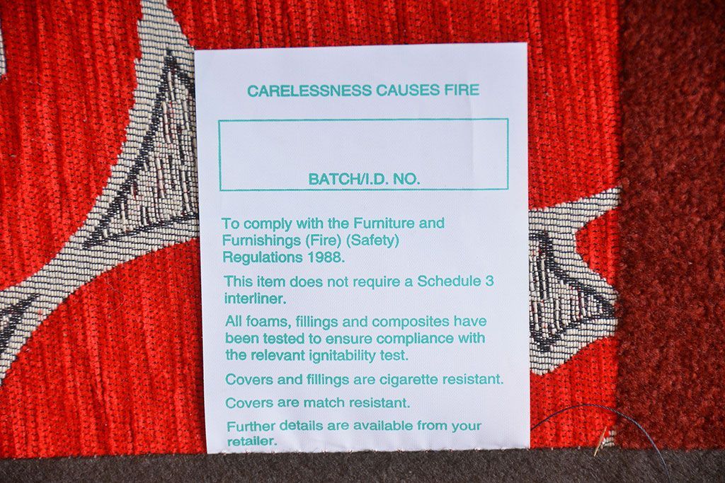 中古　イギリス製　お洒落な3人掛けパッチワークソファ