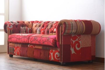 中古　イギリス製　お洒落な3人掛けパッチワークソファ