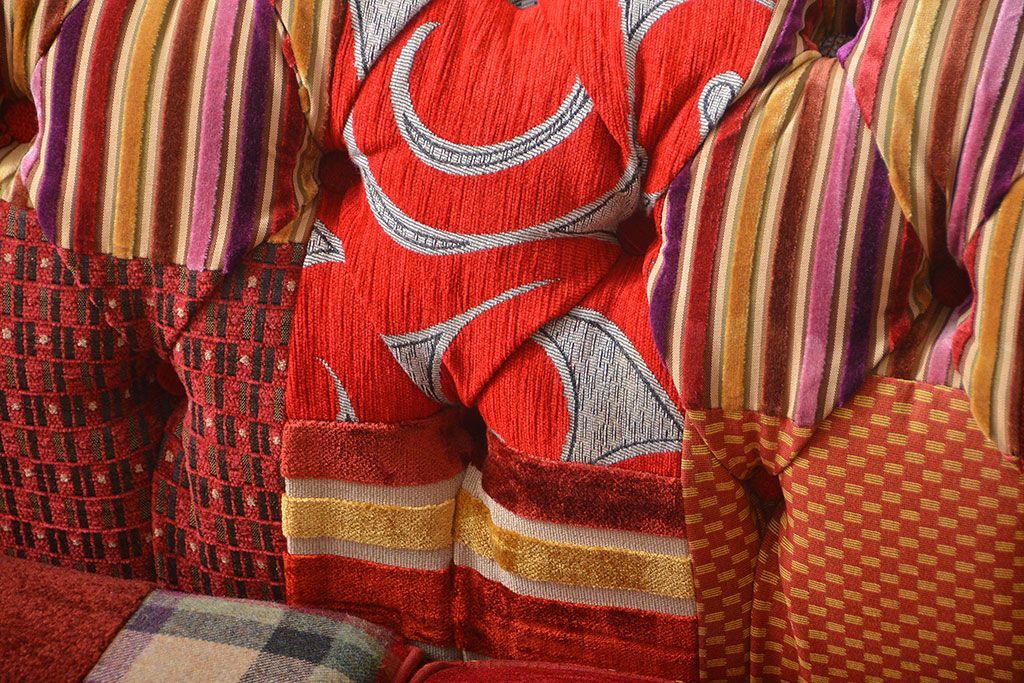 中古　イギリス製　お洒落な3人掛けパッチワークソファ