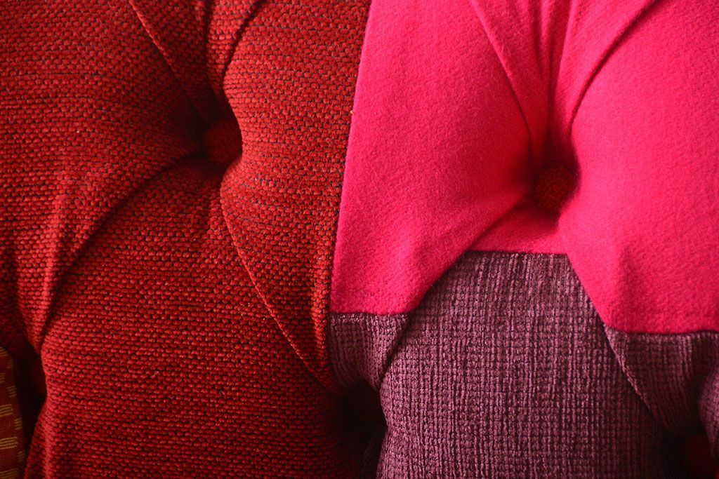 中古　イギリス製　お洒落な3人掛けパッチワークソファ