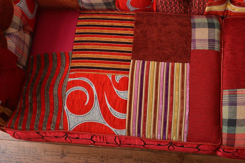 中古　イギリス製　お洒落な3人掛けパッチワークソファ