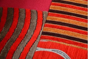 中古　イギリス製　お洒落な3人掛けパッチワークソファ