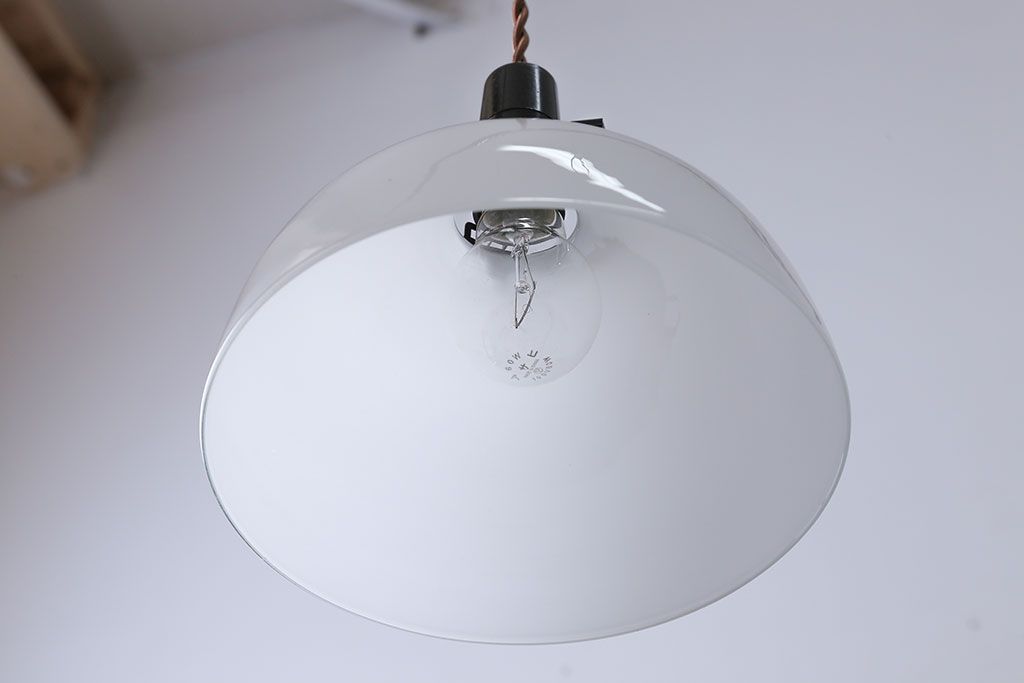 昭和レトロ　シンプルでレトロな電笠