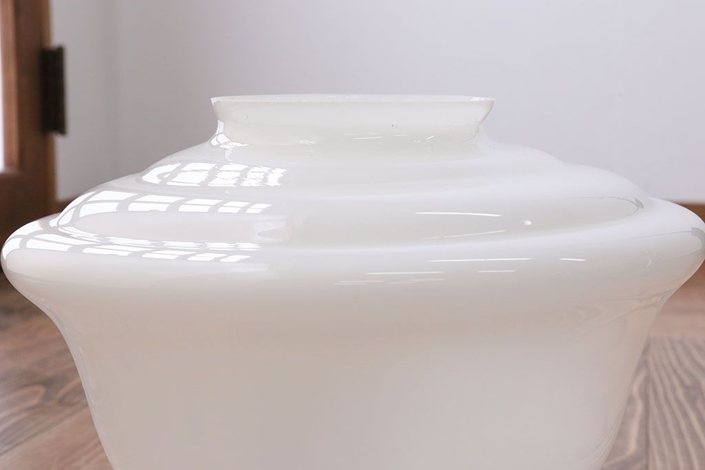 昭和レトロ　大きなかわいいガラス天井照明