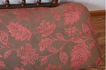 アンティーク家具　イギリスアンティーク　優美でシックなソファ