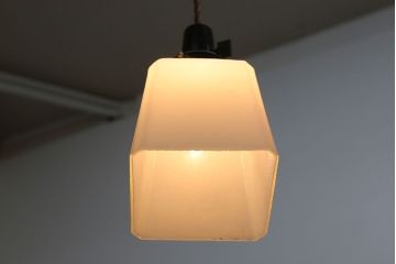 アンティーク　シンプルでレトロな電笠