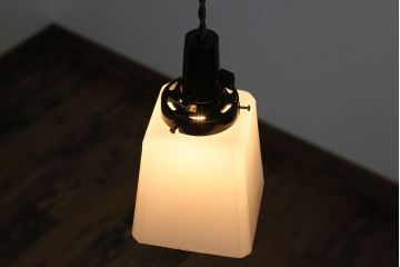 アンティーク　シンプルでレトロな電笠