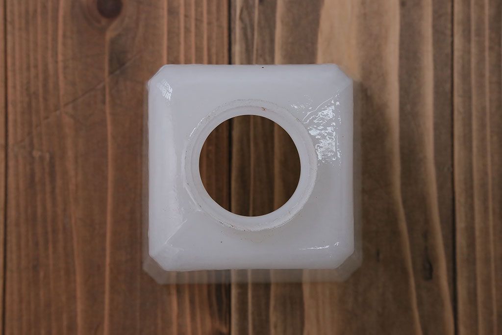 アンティーク　シンプルでレトロな電笠