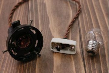 アンティーク　シンプルでレトロな電笠