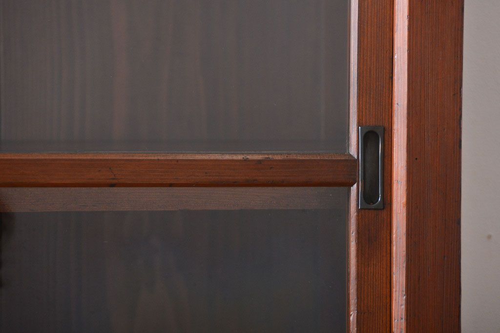 アンティーク家具　アンティーク　引き出し5杯付き大きな重ね引き戸収納棚