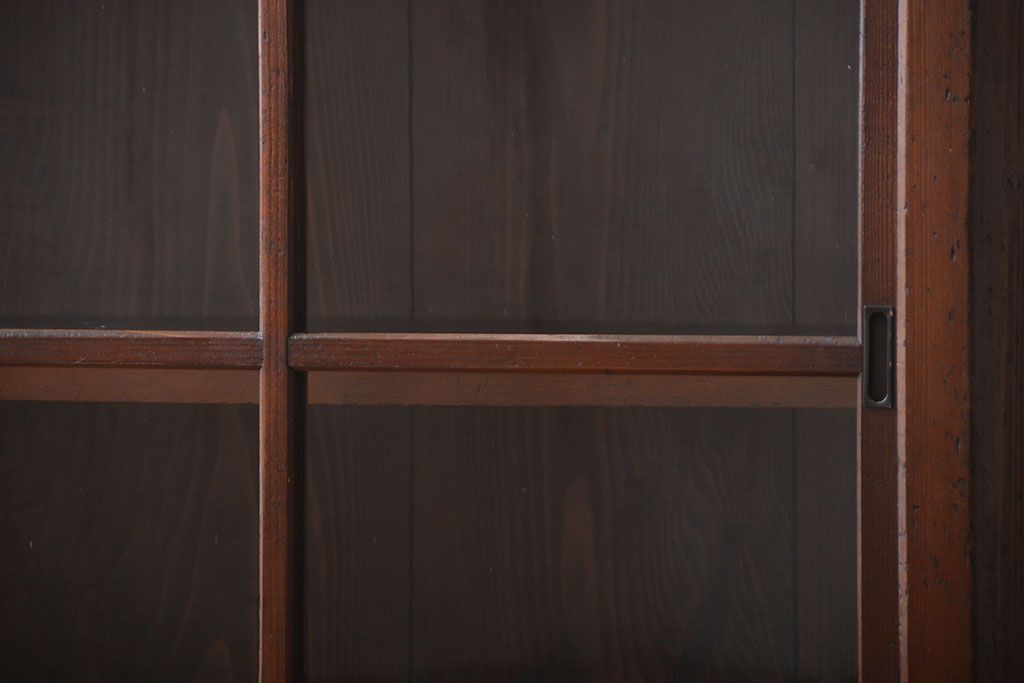 アンティーク家具　アンティーク　引き出し5杯付き大きな重ね引き戸収納棚