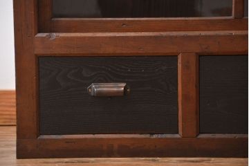 アンティーク家具　アンティーク　引き出し5杯付き大きな重ね引き戸収納棚