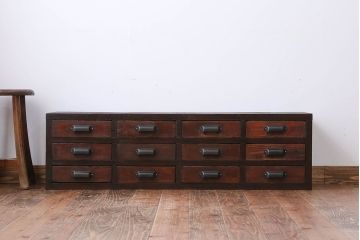 アンティーク家具　古民具・骨董　シンプルで味わい深い12杯小引き出し