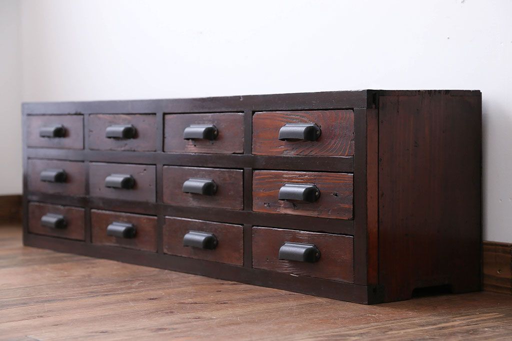 アンティーク家具　古民具・骨董　シンプルで味わい深い12杯小引き出し