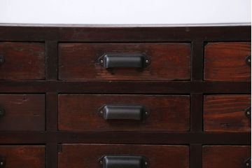 アンティーク家具　古民具・骨董　シンプルで味わい深い12杯小引き出し