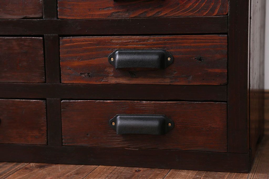 アンティーク家具　古民具・骨董　シンプルで味わい深い12杯小引き出し