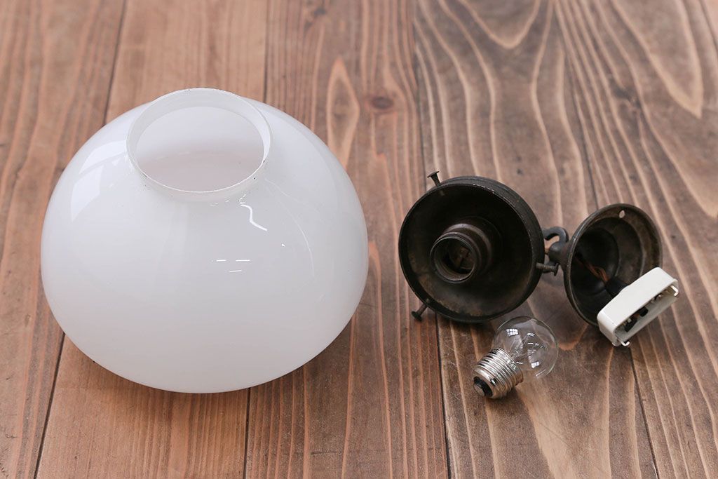 アンティーク　シャビーでレトロな天井照明