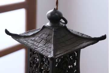 古民具・骨董　重厚で美しい灯ろう照明