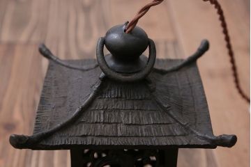 古民具・骨董　重厚で美しい灯ろう照明